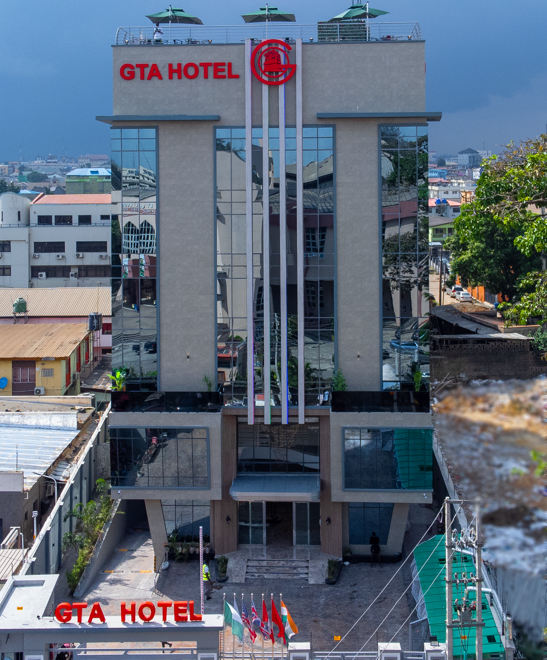 Exterior 4