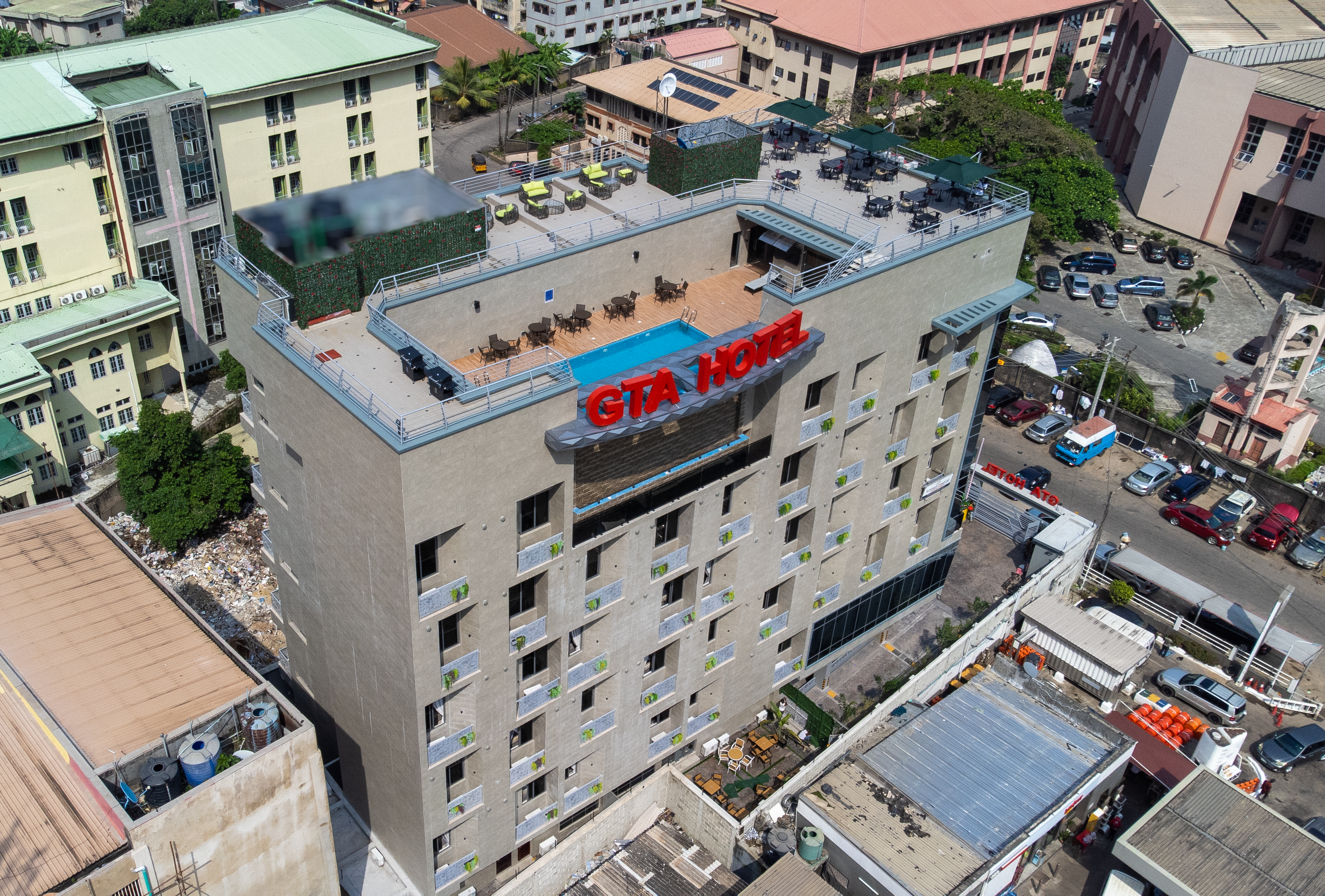 Exterior 8
