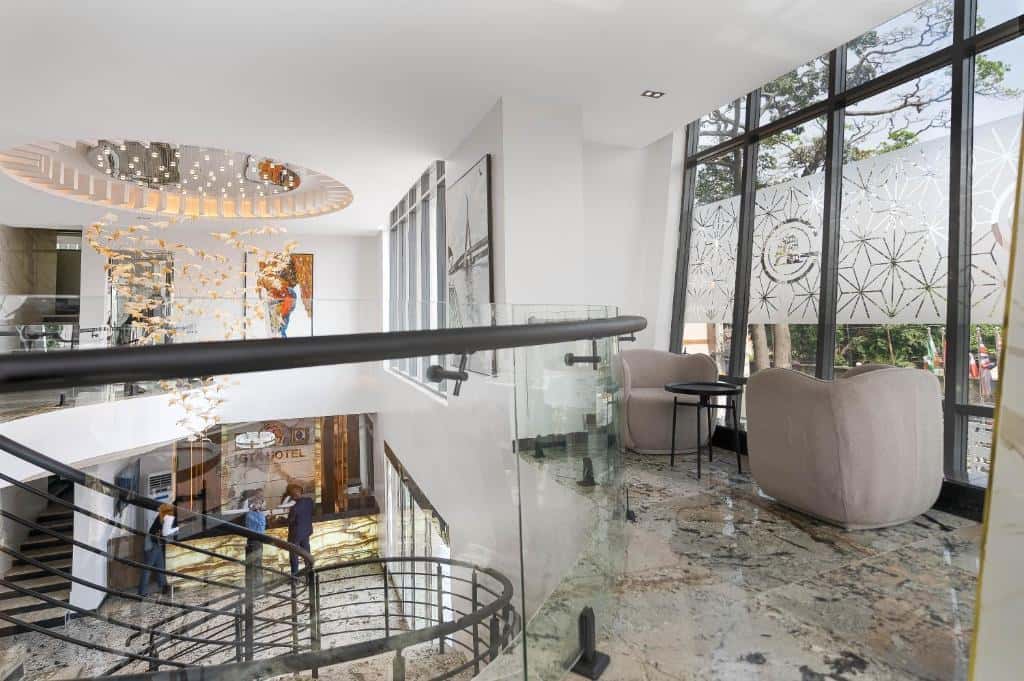 Lobby & Common Areas 11