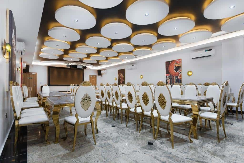 Lobby & Common Areas 7