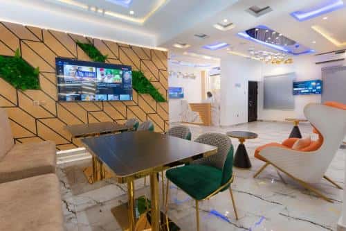 Interior 6