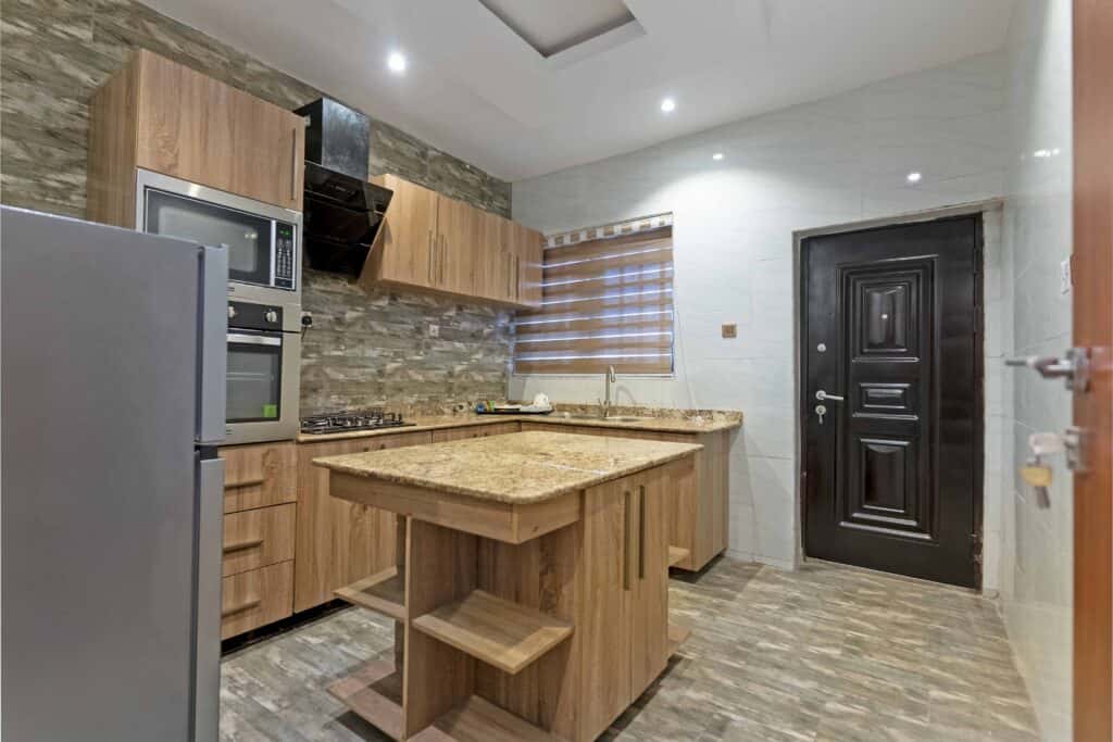 Suites & Rooms 4