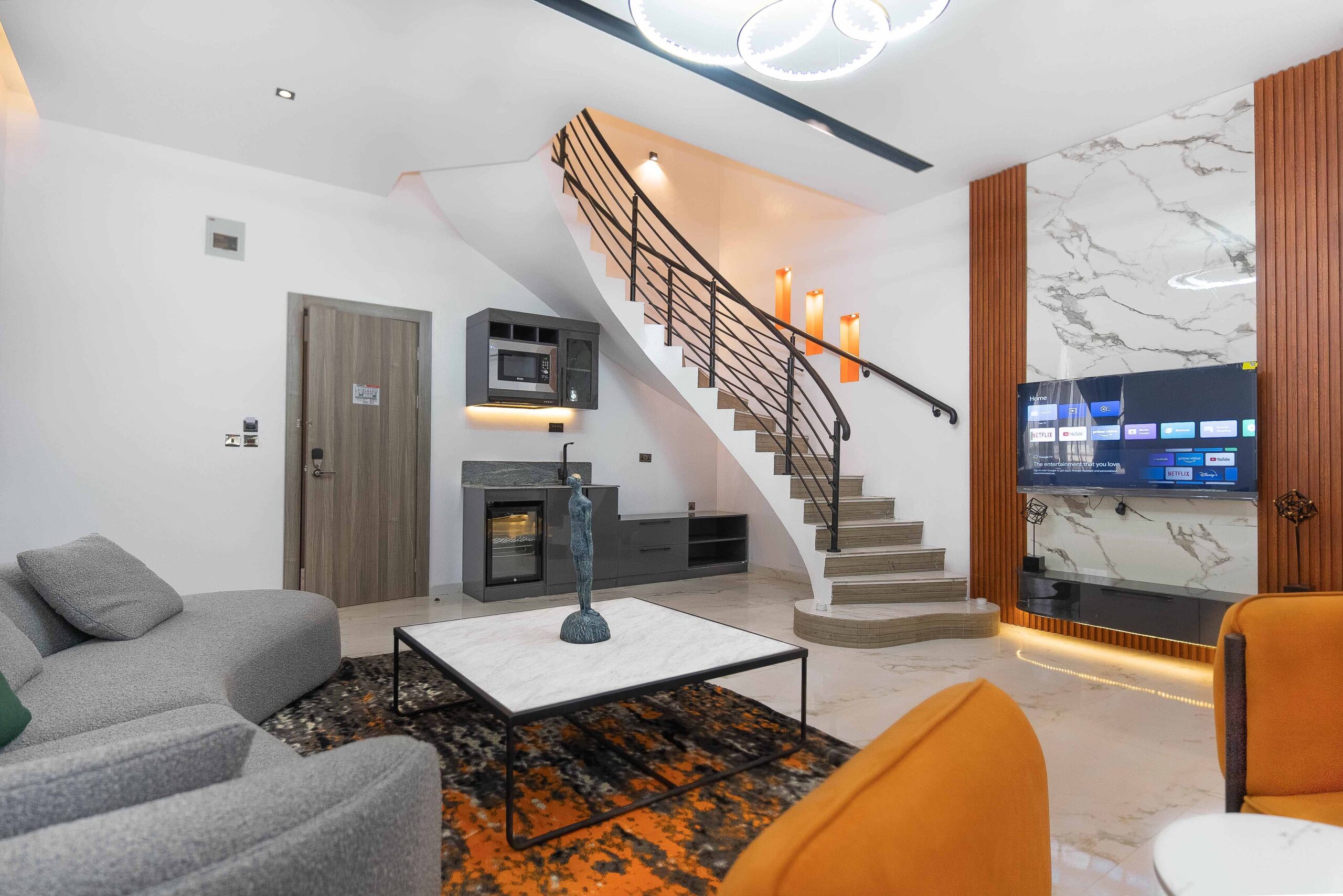 Studio & Rooms 6